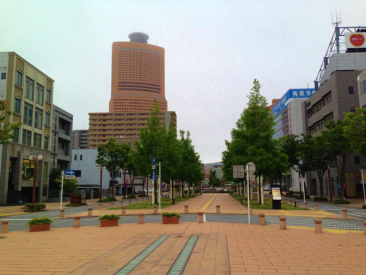 Act Park plaza between the tower and Hamamatsu Station