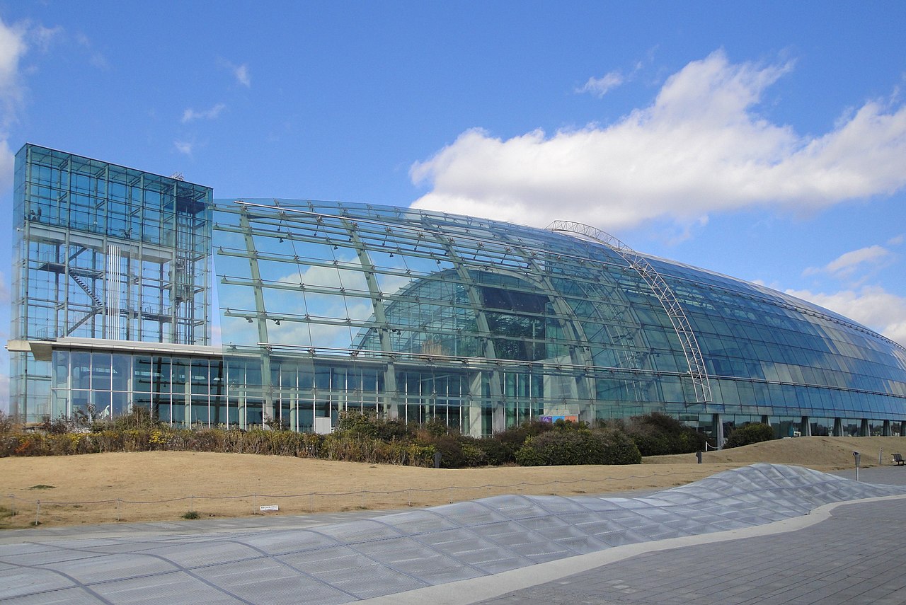 Aquamarine Fukushima aquarium glass facade in Iwaki Onahama
