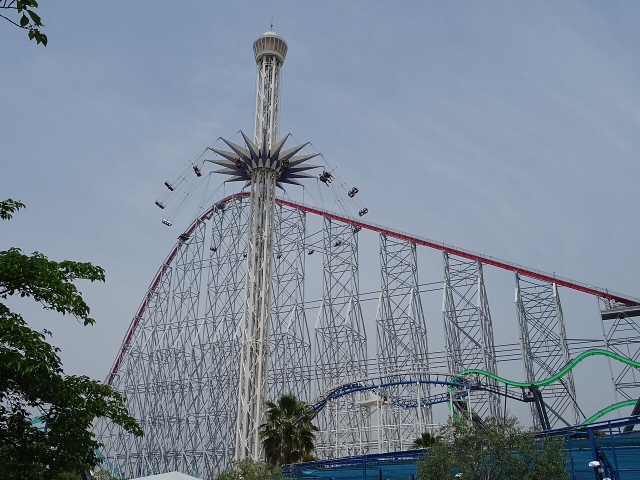Star Flyer tall swing ride at Nagashima Spa Land