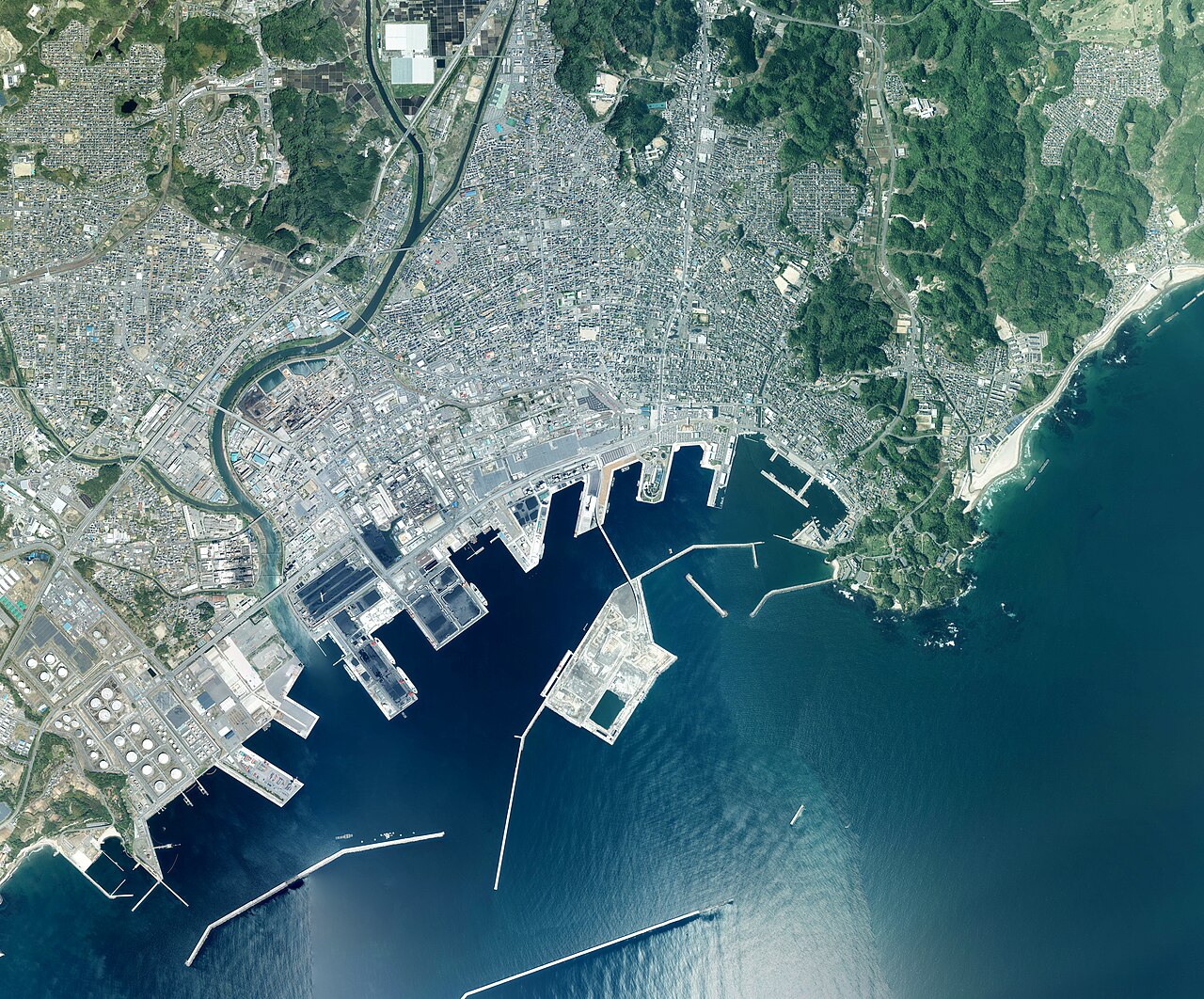 Aerial photograph of Onahama port and Aquamarine Park in 2019