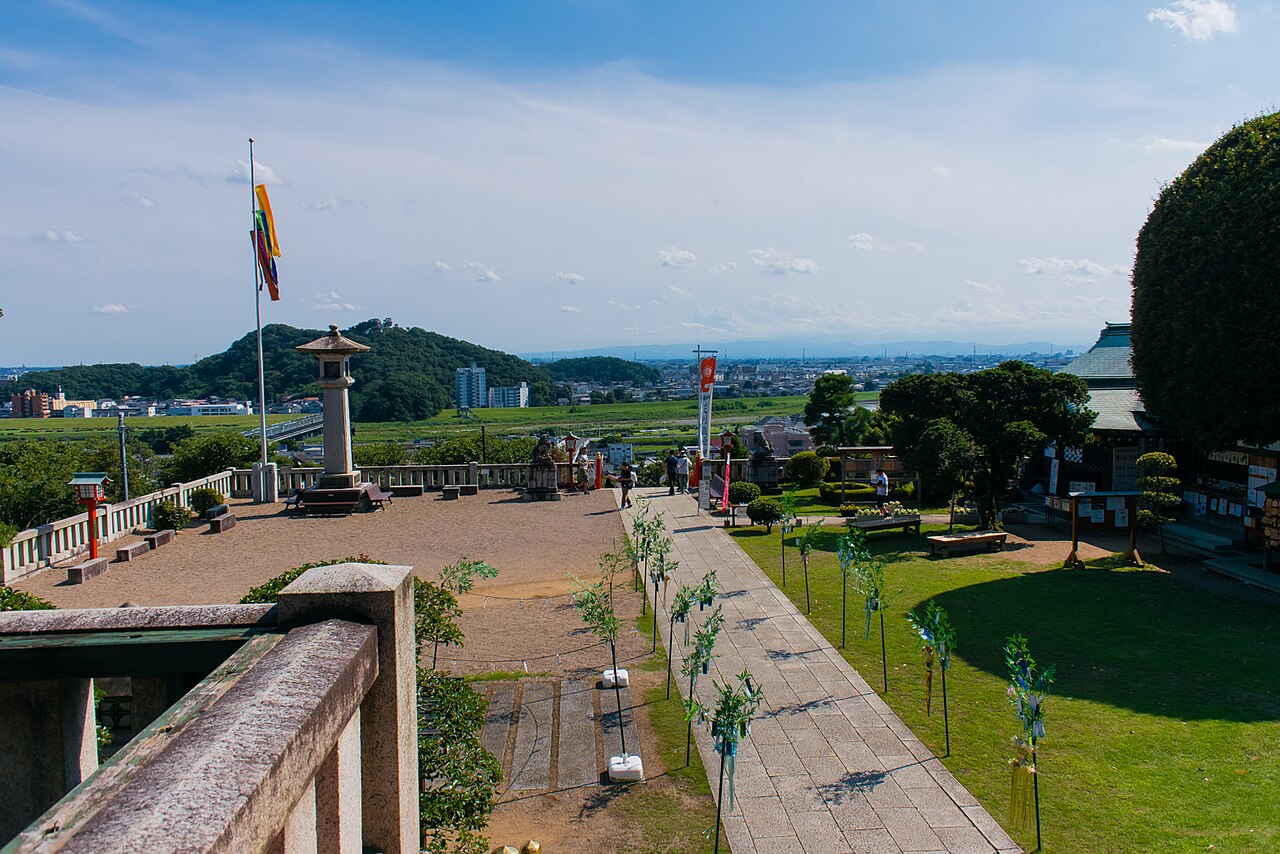 Orihime Shrine precinct with approach path