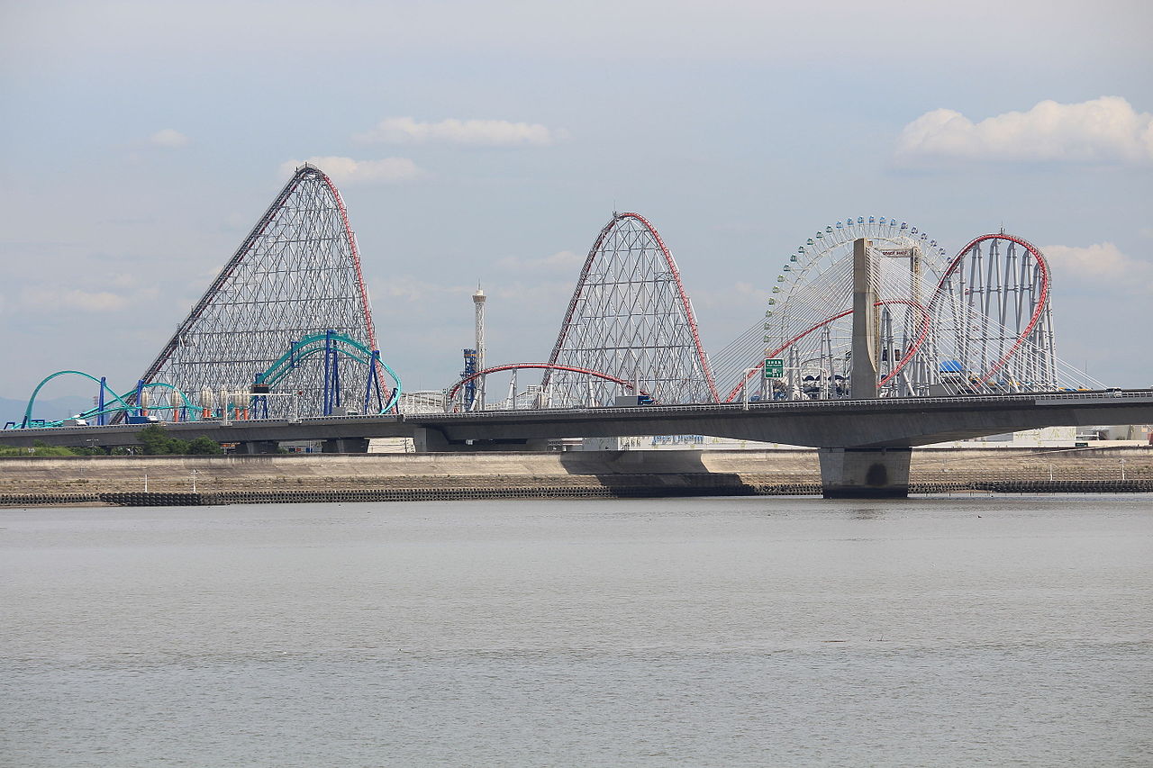 Steel Dragon 2000 track alongside the Ibigawa Bridge highway