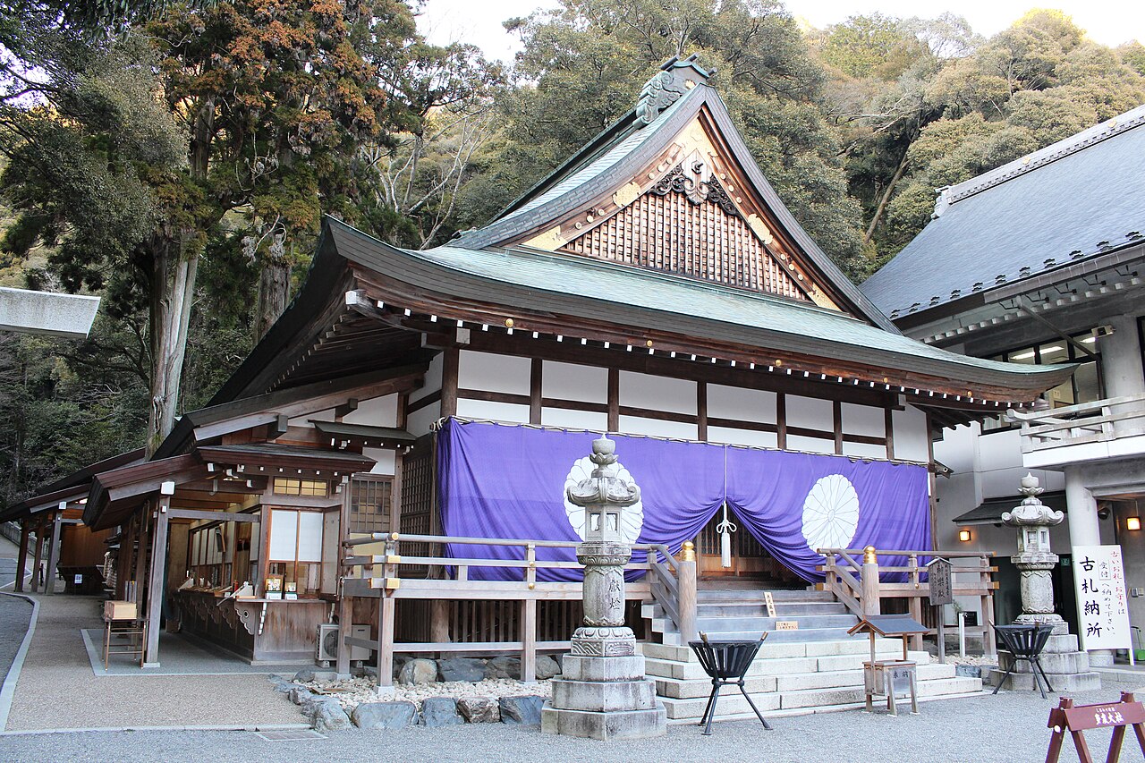 Gakuraden ceremonial hall Tado Taisha