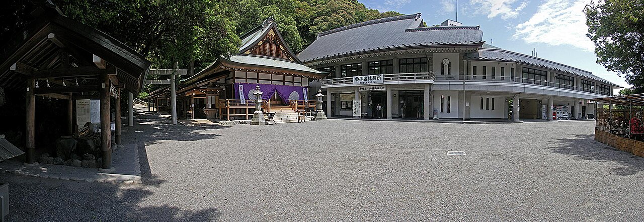Tado Taisha inner grounds with trees