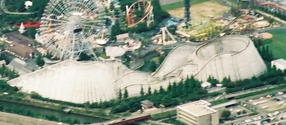 White Cyclone wooden coaster at Nagashima Spa Land before its 2019 conversion to Hakugei
